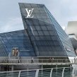 Louis Vuitton gaat het water op